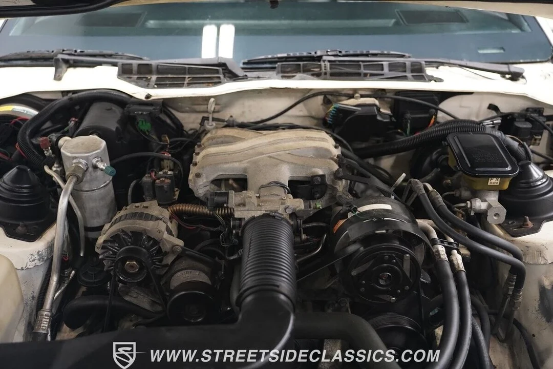 1990 Pontiac Firebird 3rd Gen - Image 4 of 21