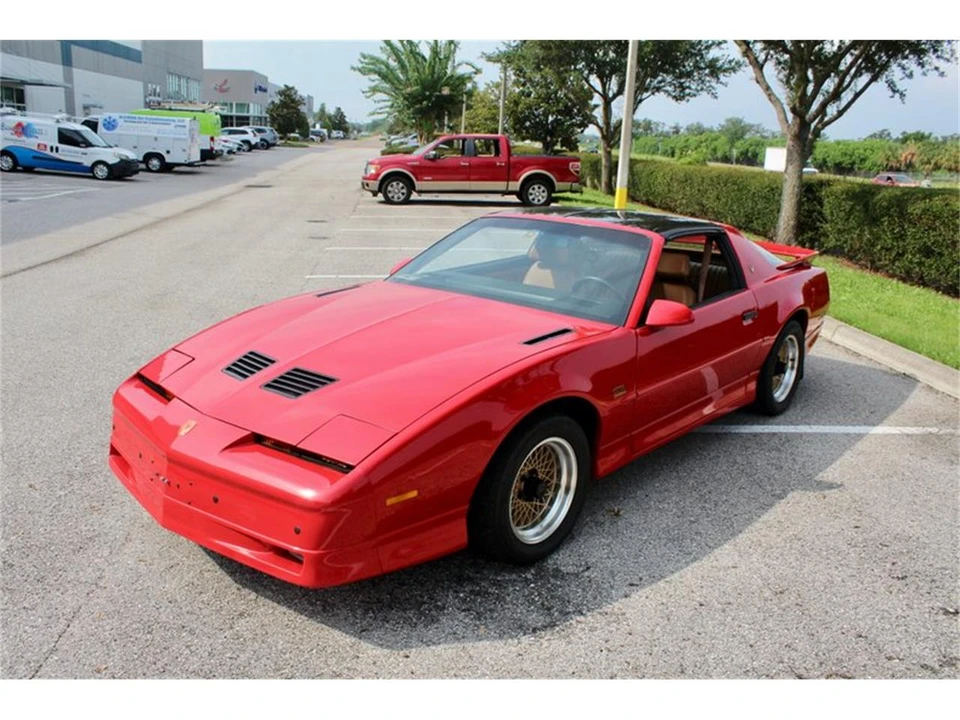 1990 Pontiac Firebird 3rd Gen - Image 23 of 31