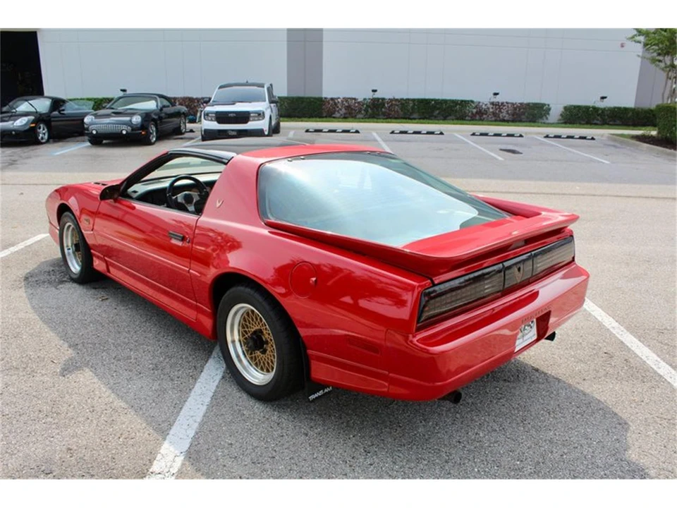 1990 Pontiac Firebird 3rd Gen - Image 27 of 31