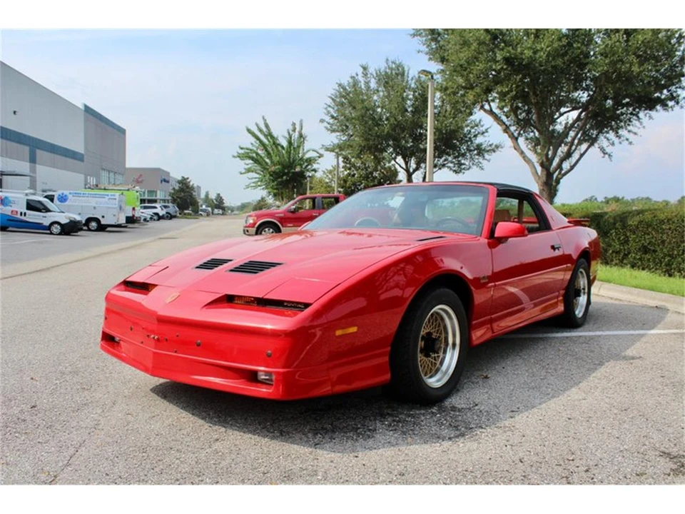 1990 Pontiac Firebird 3rd Gen - Image 7 of 31