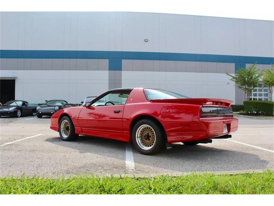 1990 Pontiac Firebird 3rd Gen - Image 11 of 31