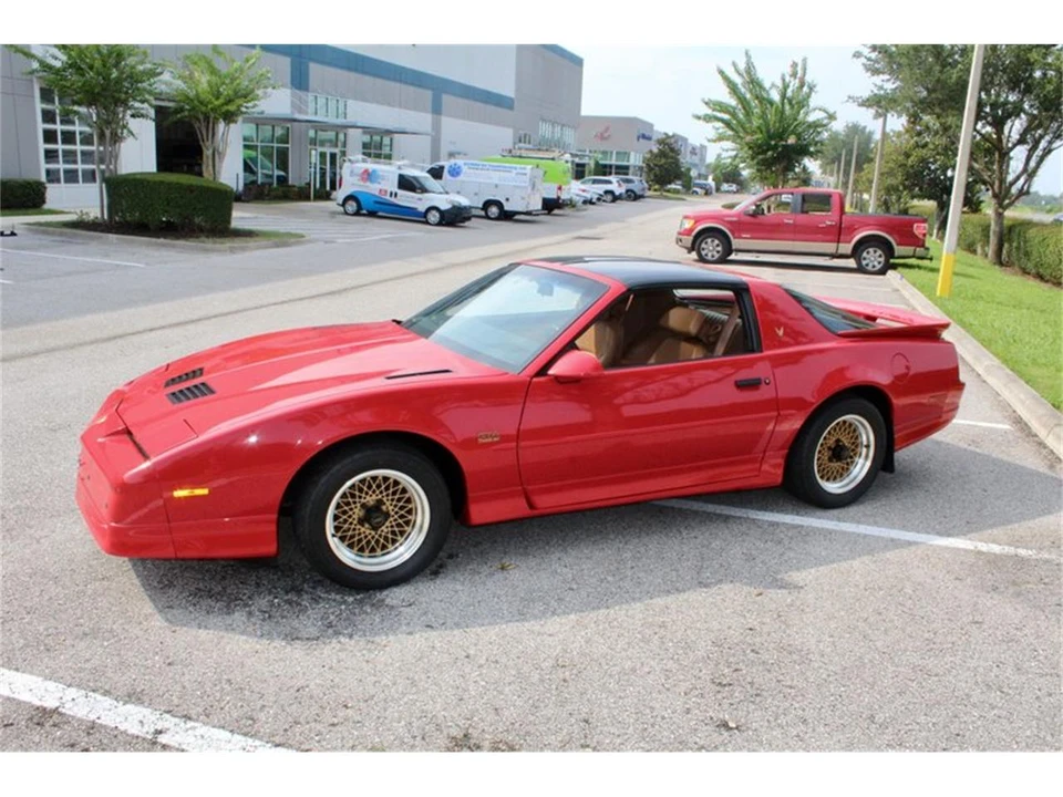 1990 Pontiac Firebird 3rd Gen - Image 24 of 31
