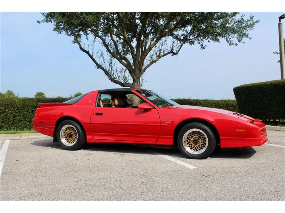 1990 Pontiac Firebird 3rd Gen - Image 3 of 31