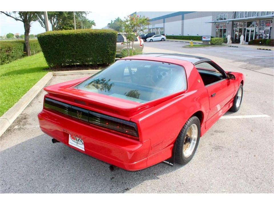 1990 Pontiac Firebird 3rd Gen - Image 16 of 31