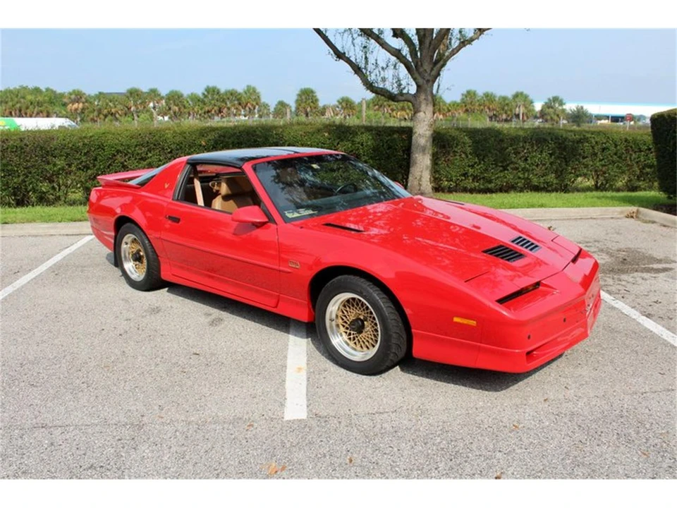 1990 Pontiac Firebird 3rd Gen - Image 20 of 31