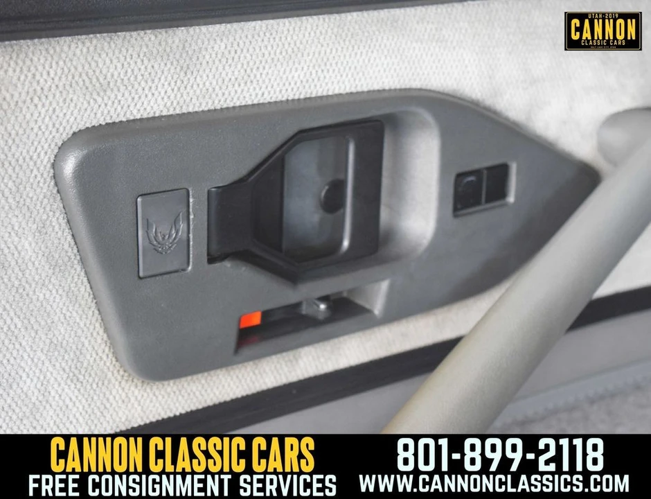 1990 Pontiac Firebird 3rd Gen - Image 25 of 31