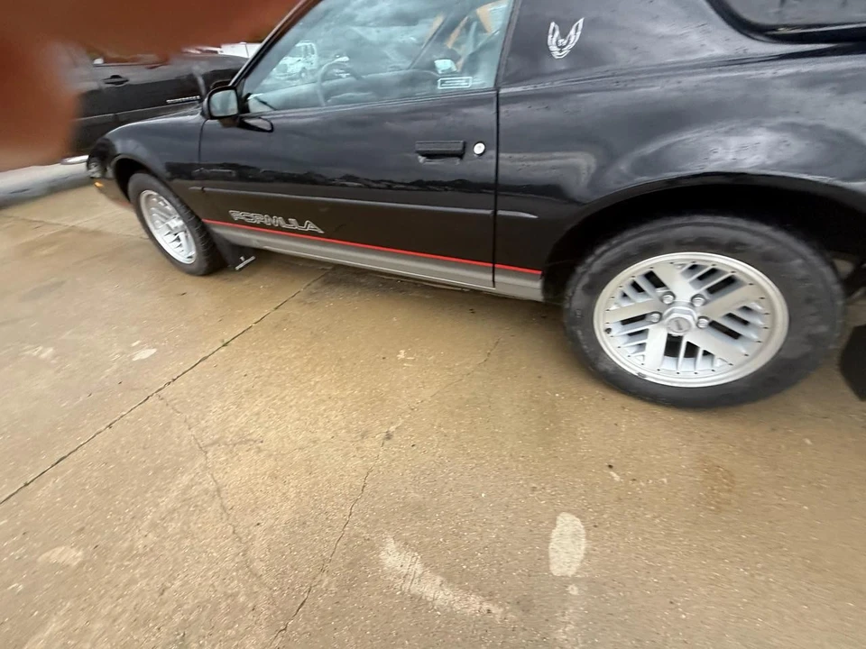 1990 Pontiac Firebird 3rd Gen - Image 2 of 31