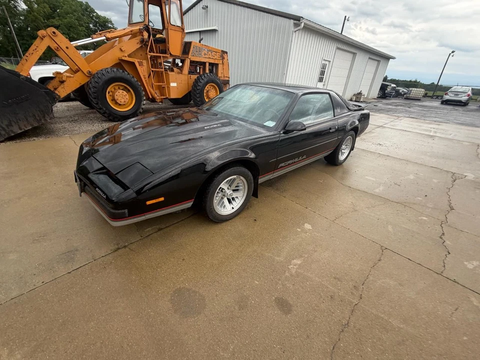 1990 Pontiac Firebird 3rd Gen - Image 3 of 31