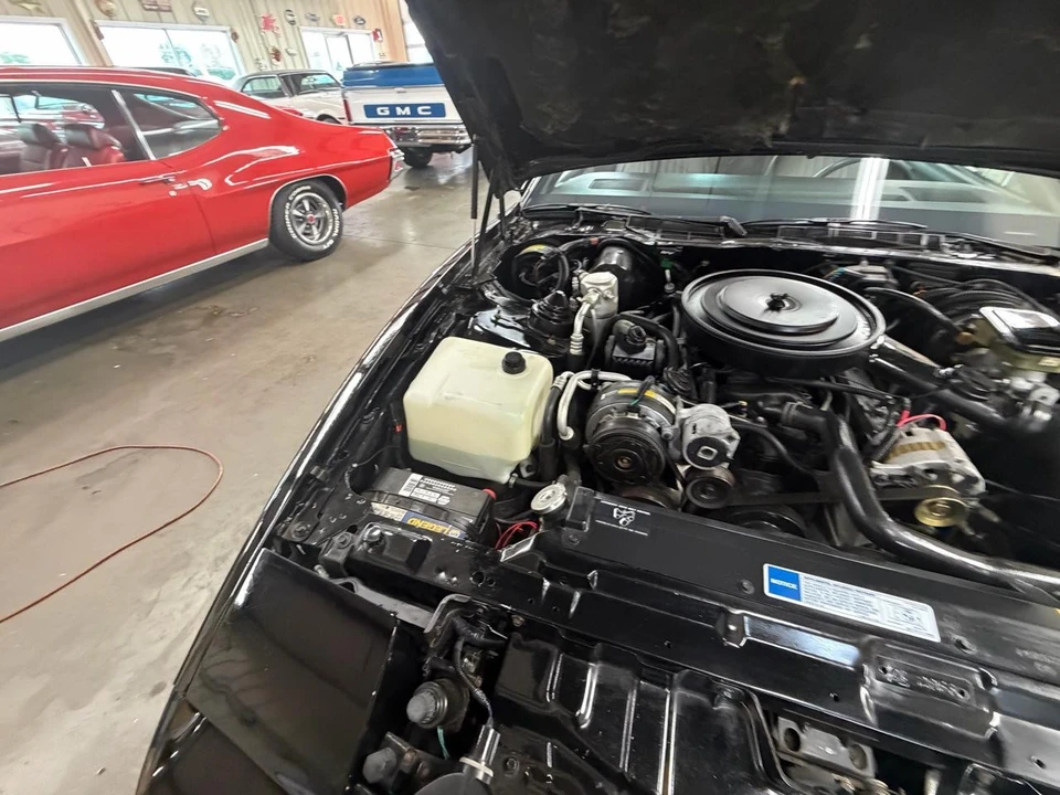 1990 Pontiac Firebird 3rd Gen - Image 22 of 31