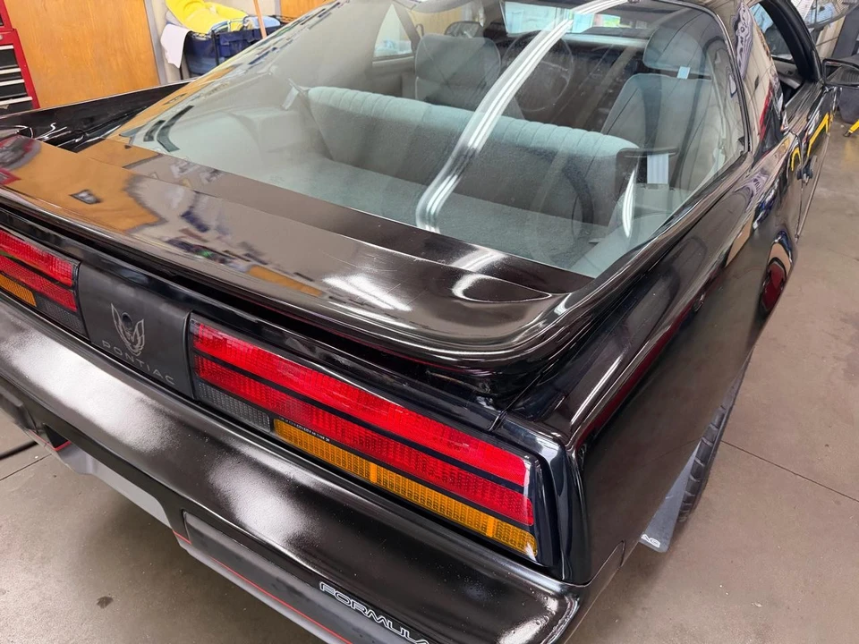 1990 Pontiac Firebird 3rd Gen - Image 9 of 31