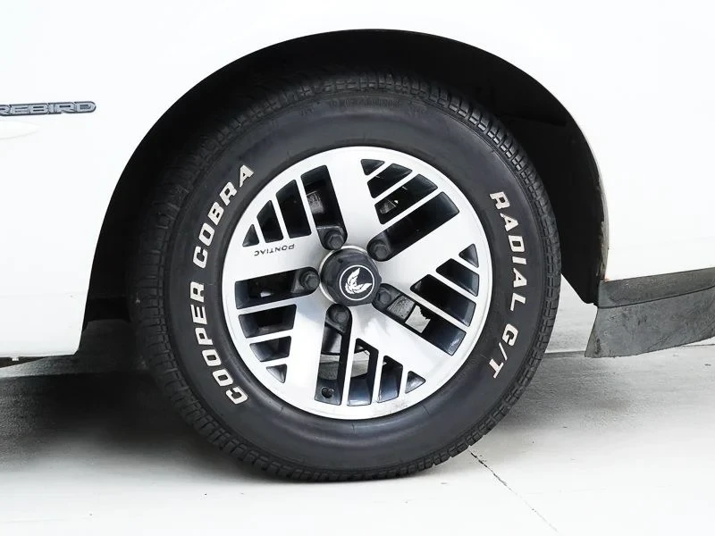 1990 Pontiac Firebird 3rd Gen - Image 16 of 30