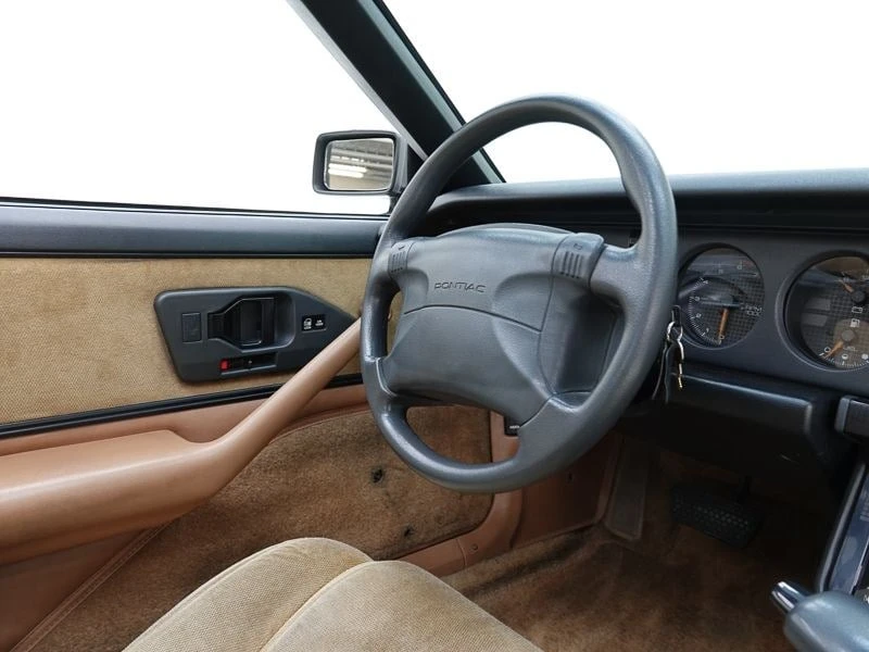 1990 Pontiac Firebird - Image 18 of 30