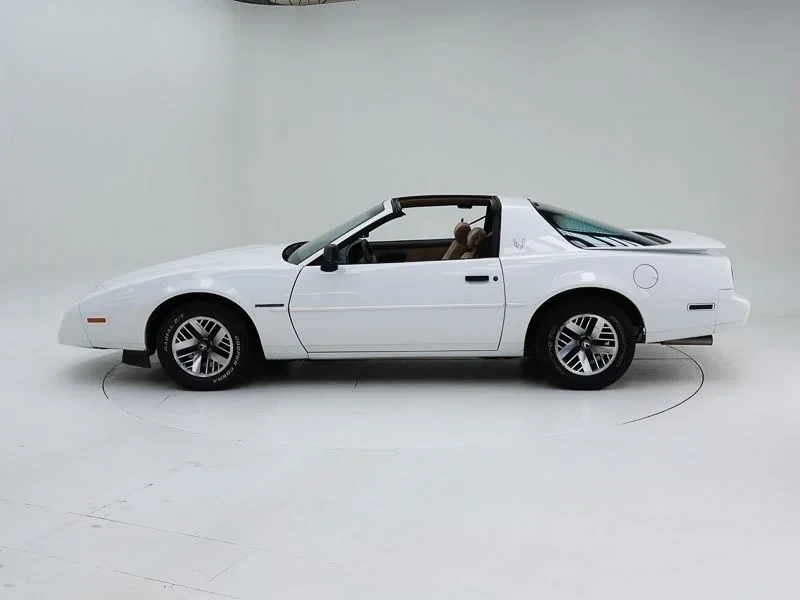 1990 Pontiac Firebird 3rd Gen - Image 6 of 30