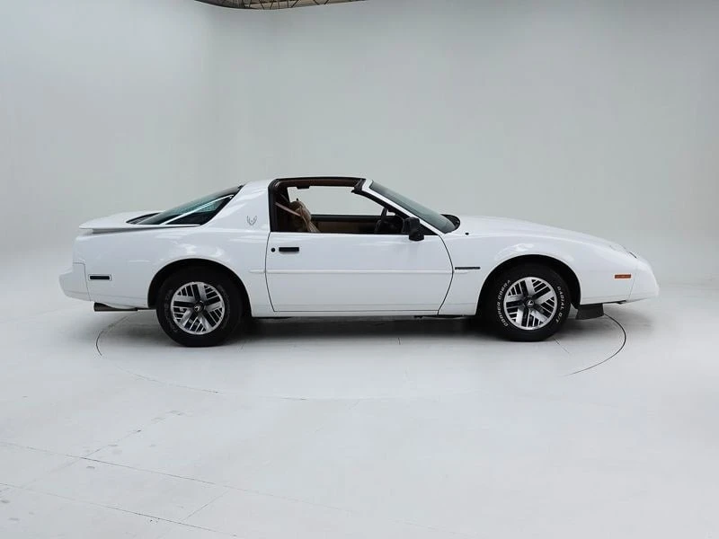1990 Pontiac Firebird 3rd Gen - Image 7 of 30