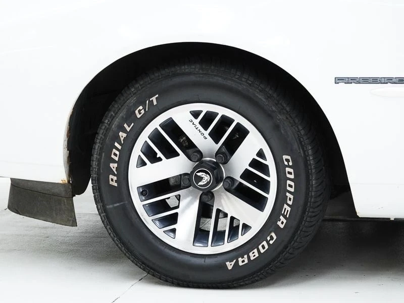 1990 Pontiac Firebird 3rd Gen - Image 15 of 30