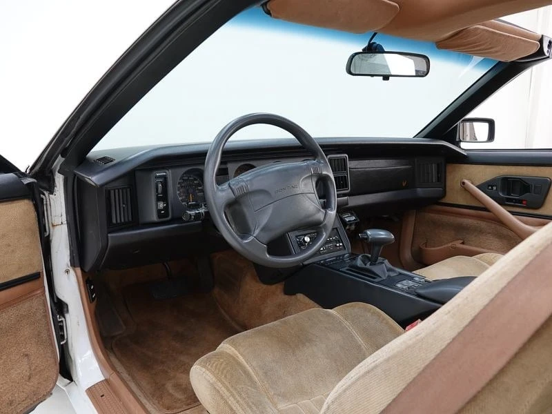 1990 Pontiac Firebird 3rd Gen - Image 17 of 30