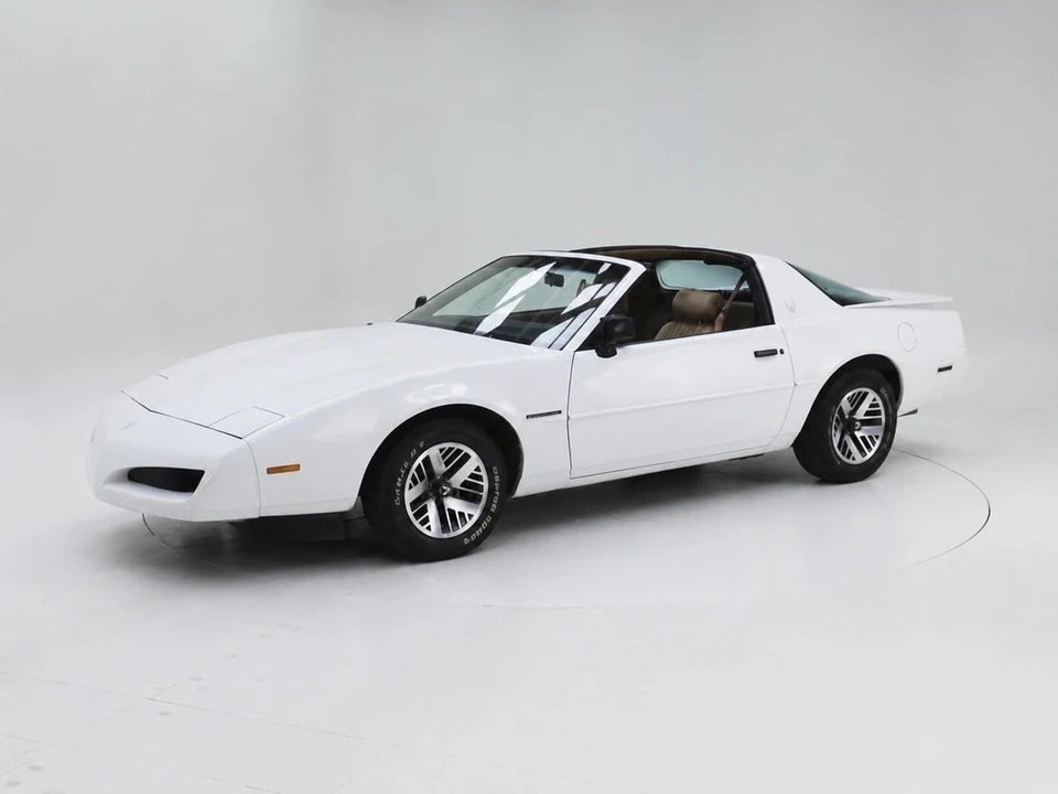 1990 Pontiac Firebird 3rd Gen - Image 2 of 30