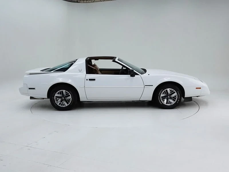 1990 Pontiac Firebird 3rd Gen - Image 7 of 31