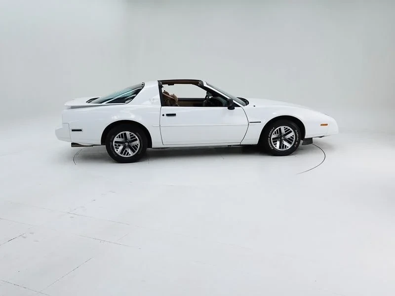 1990 Pontiac Firebird 3rd Gen - Image 10 of 31