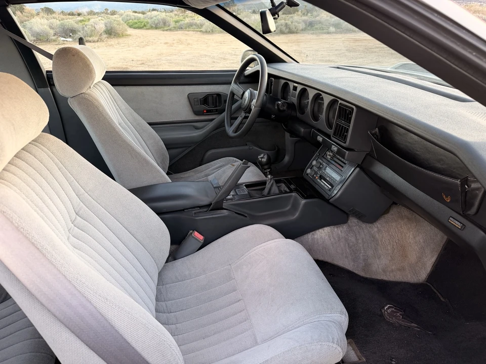 1990 Pontiac Firebird 3rd Gen - Image 11 of 18