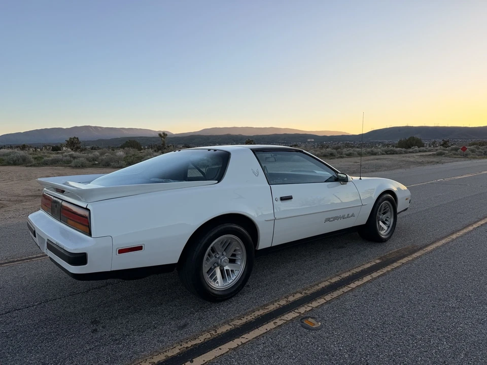 1990 Pontiac Firebird 3rd Gen - Image 6 of 18