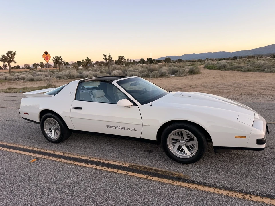 1990 Pontiac Firebird 3rd Gen - Image 2 of 18