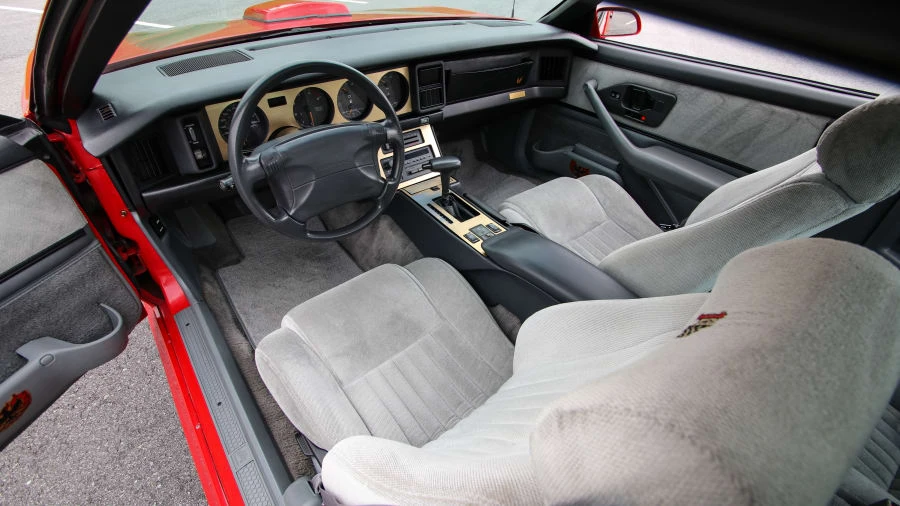 1990 Pontiac Firebird Trans Am 3rd Gen - Image 17 of 31