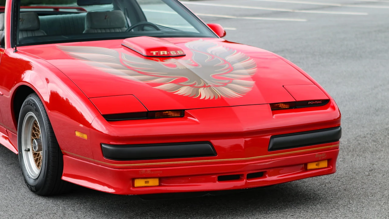 1990 Pontiac Firebird Trans Am 3rd Gen - Image 4 of 31