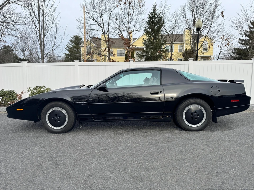 1990 Pontiac Firebird 3rd Gen - Image 13 of 30