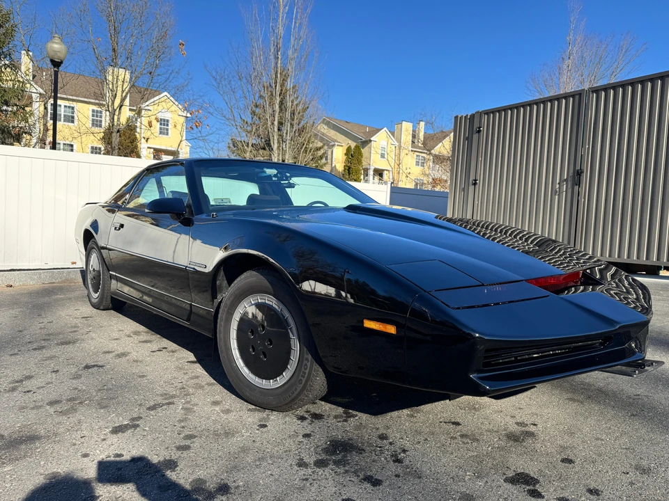 1990 Pontiac Firebird 3rd Gen - Image 20 of 30
