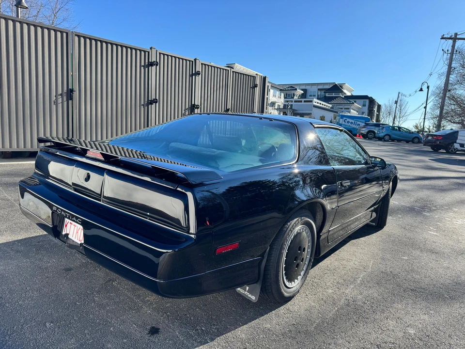 1990 Pontiac Firebird 3rd Gen - Image 17 of 30