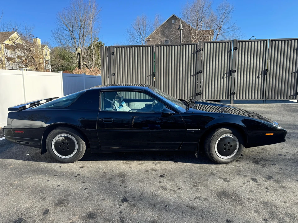1990 Pontiac Firebird 3rd Gen - Image 18 of 30