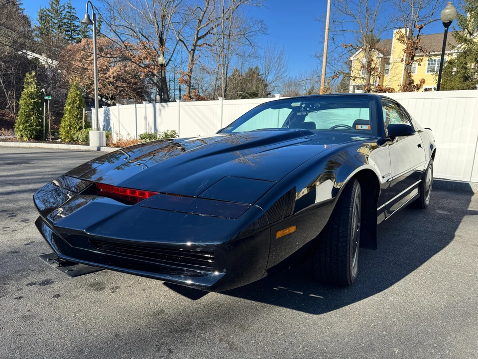 1990 Pontiac Firebird 3rd Gen - Image 11 of 30