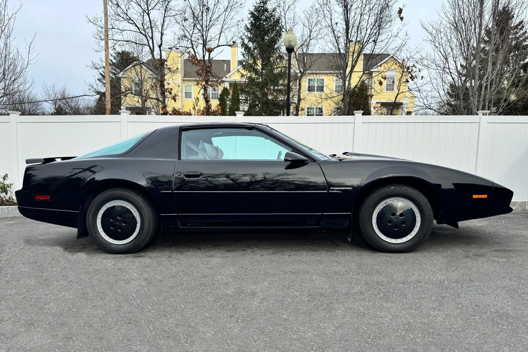 1990 Pontiac Firebird 3rd Gen - Image 3 of 30