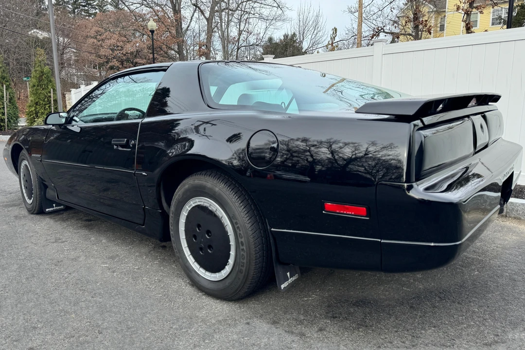 1990 Pontiac Firebird 3rd Gen - Image 4 of 30