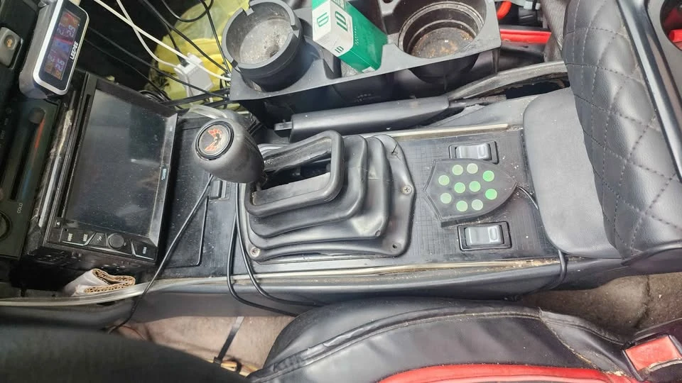 1990 Pontiac Firebird 3rd Gen - Image 11 of 12