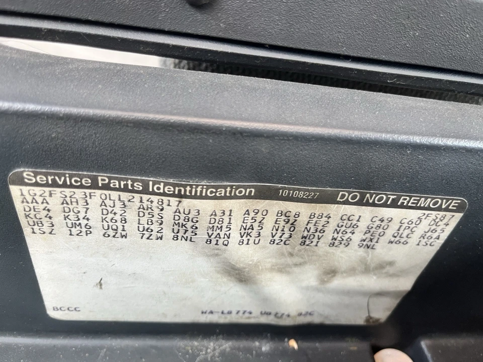 1990 Pontiac Firebird Formula 3rd Gen - Image 21 of 31