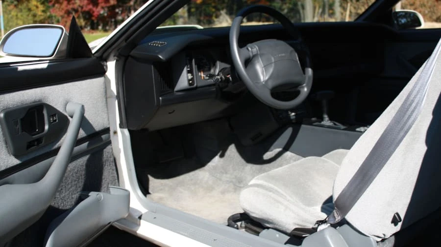 1990 Pontiac Firebird 3rd Gen - Image 9 of 22