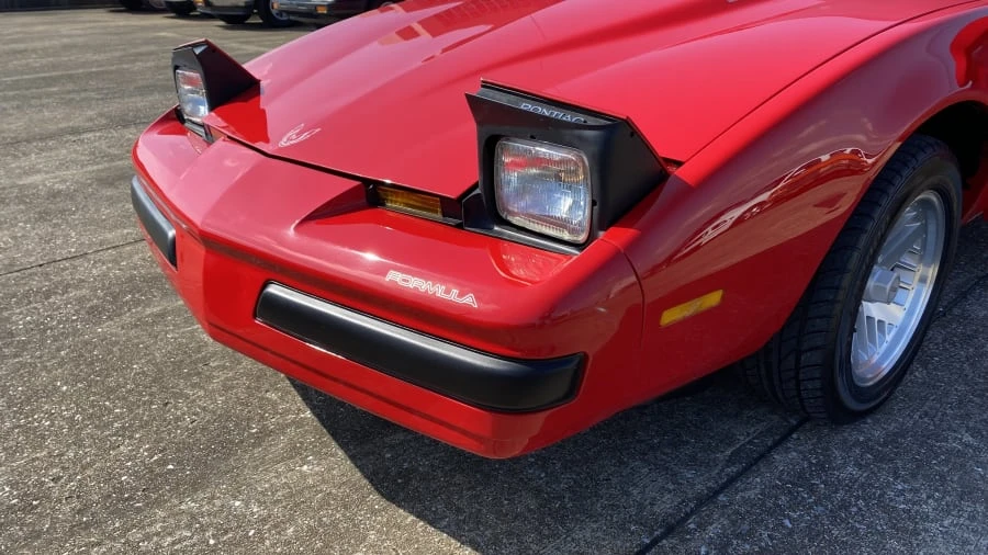 1990 Pontiac Firebird 3rd Gen - Image 10 of 15