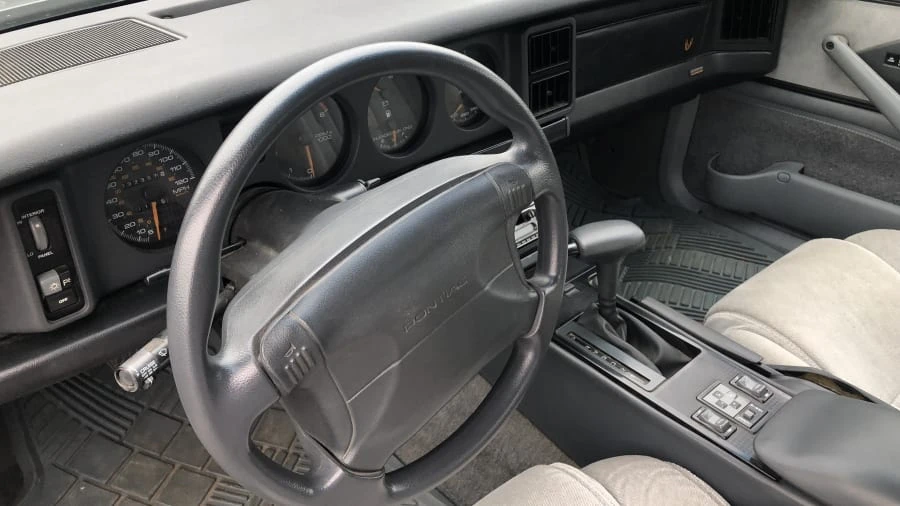 1990 Pontiac Firebird 3rd Gen - Image 5 of 11