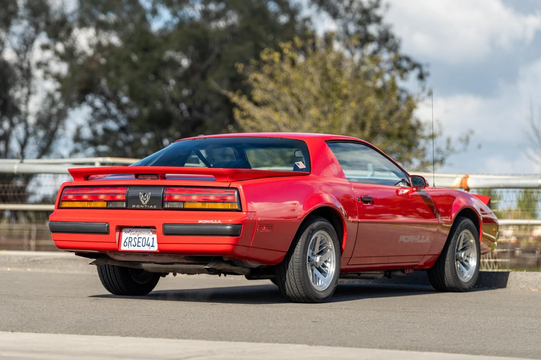 1990 Pontiac Firebird 3rd Gen - Image 9 of 31
