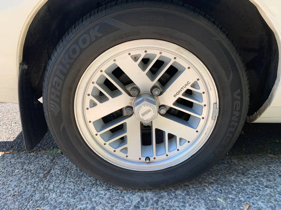 1990 Pontiac Firebird Formula 3rd Gen - Image 22 of 24