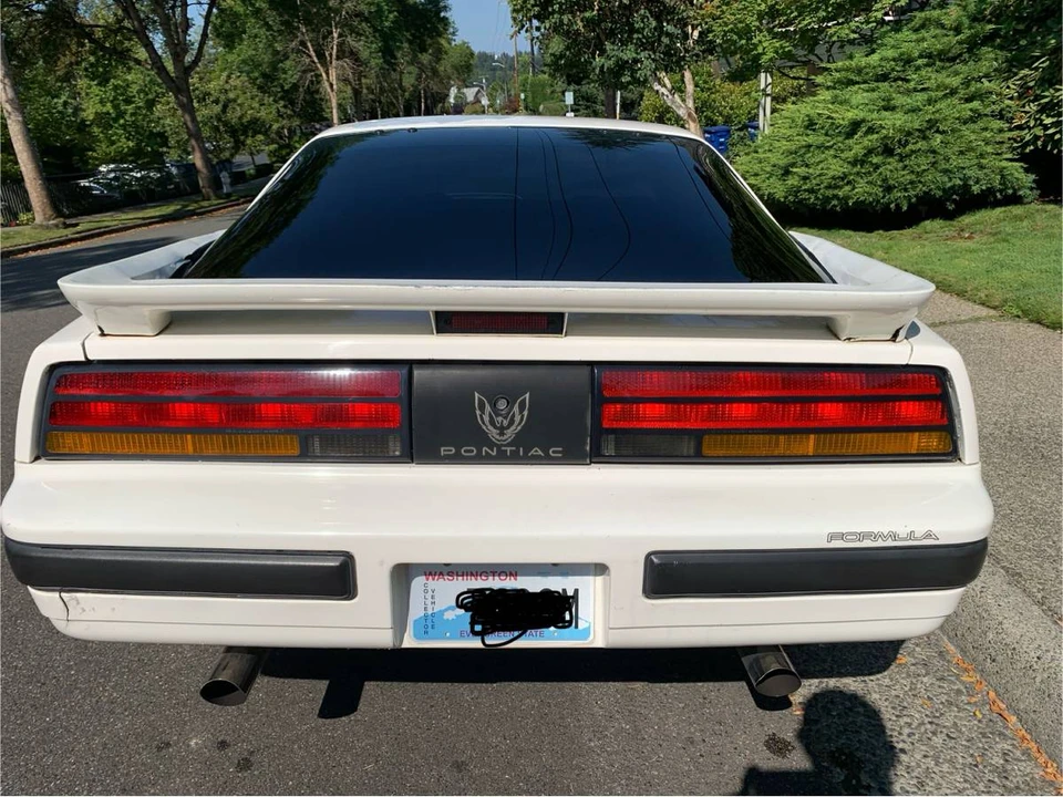 1990 Pontiac Firebird Formula 3rd Gen - Image 19 of 24