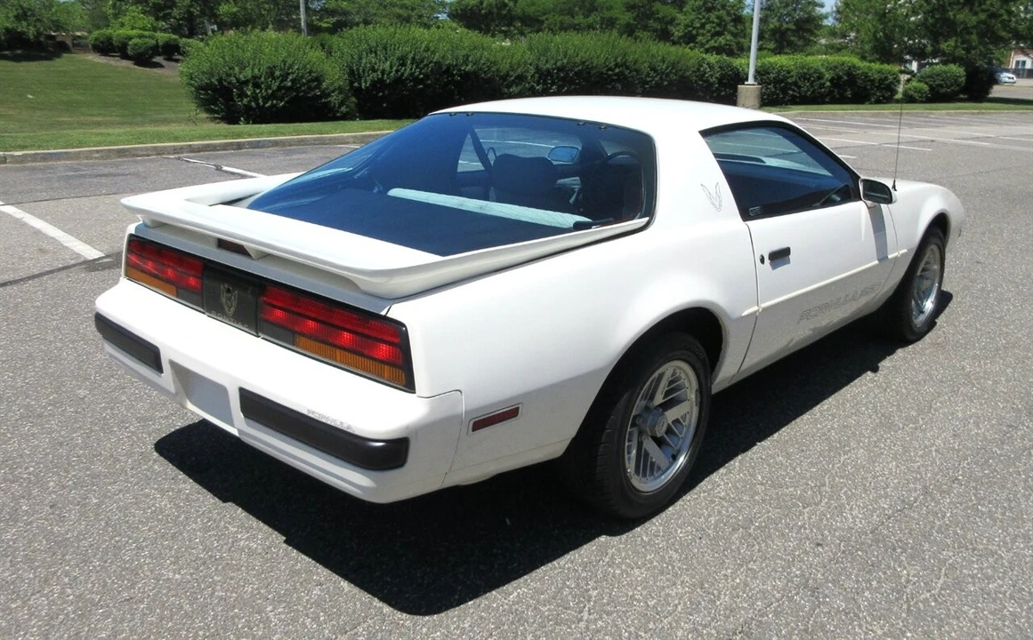 1990 Pontiac Firebird Formula 3rd Gen - Image 8 of 24