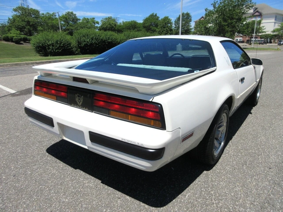 1990 Pontiac Firebird Formula 3rd Gen - Image 4 of 24