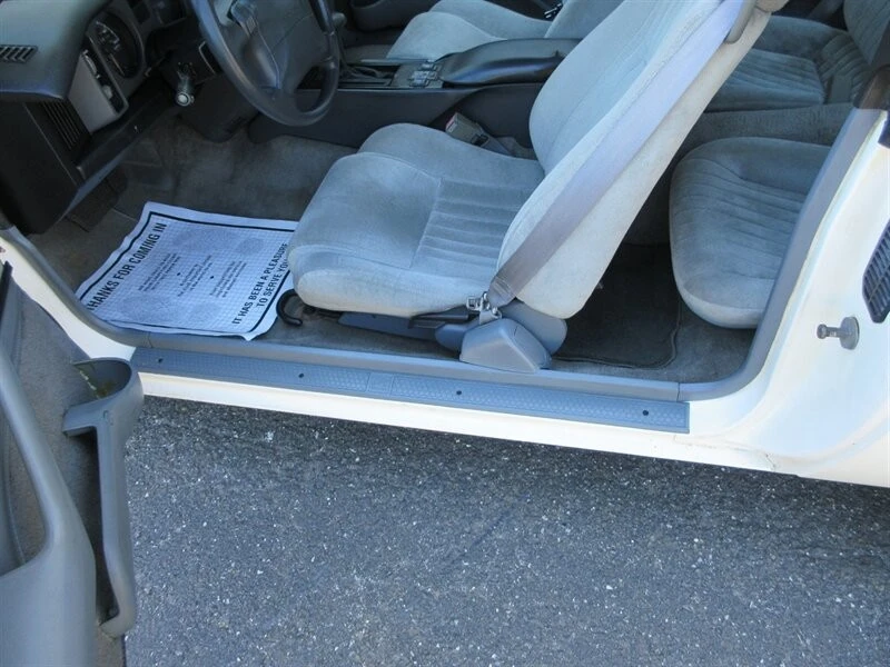 1990 Pontiac Firebird Formula 3rd Gen - Image 25 of 31