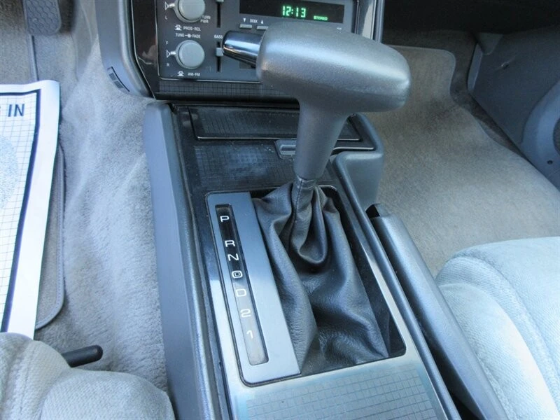 1990 Pontiac Firebird Formula 3rd Gen - Image 29 of 31