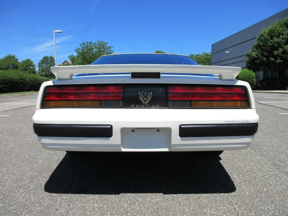 1990 Pontiac Firebird Formula 3rd Gen - Image 12 of 24