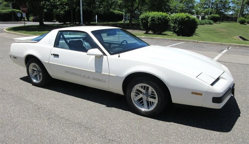 1990 Pontiac Firebird Formula 3rd Gen - Image 6 of 31