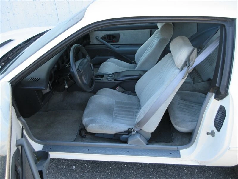 1990 Pontiac Firebird Formula 3rd Gen - Image 26 of 31